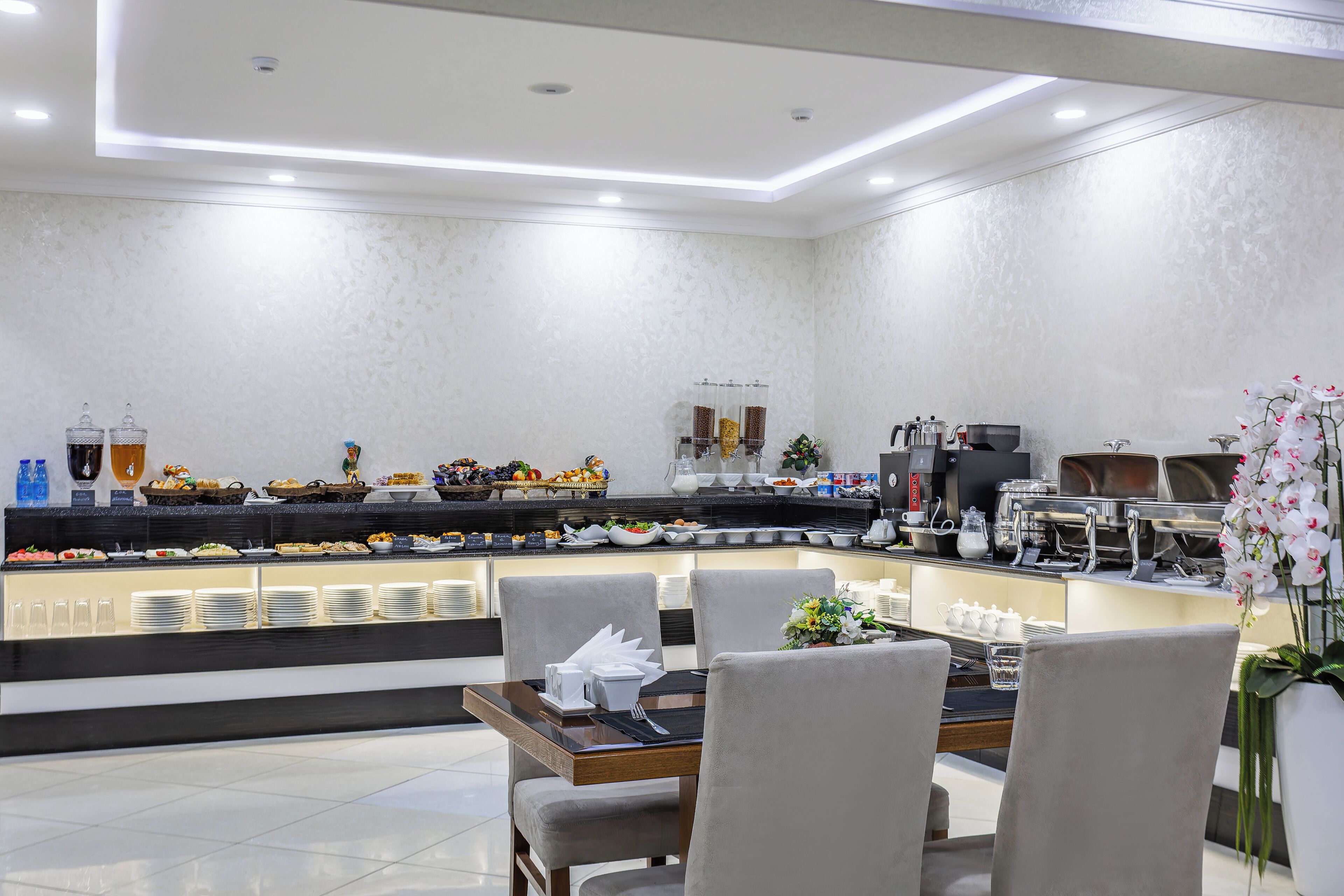 Free daily buffet breakfast