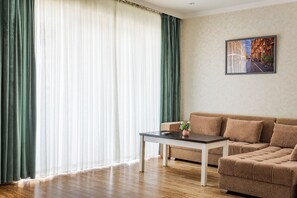 Family Suite, City View | Premium bedding, minibar, laptop workspace, soundproofing - Sato Tashkent (Tashkent)