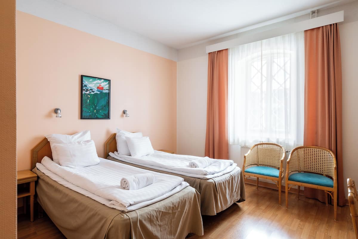 Standard Room, Mobility Accessible | Desk, iron/ironing board, free WiFi, bed sheets