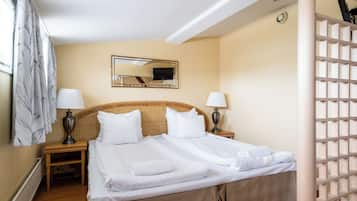 Chambre Familiale | Bureau, fer et planche Ă repasser, Wi-Fi gratuit, draps fournis