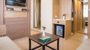 ห้องเอ็กเซกคิวทีฟ | เครื่องนอนป้องกันสารก่อภูมิแพ้, โต๊ะทำงาน, พื้นที่ทำงานแบบใช้แล็ปท็อป