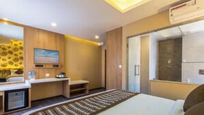 ห้องดีลักซ์ | เครื่องนอนป้องกันสารก่อภูมิแพ้, โต๊ะทำงาน, พื้นที่ทำงานแบบใช้แล็ปท็อป