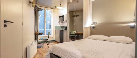 1 bedroom, WiFi, bed sheets