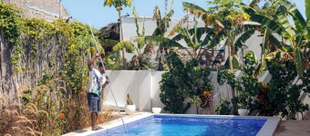 Iris House - Private Pool, AC & Wi-Fi