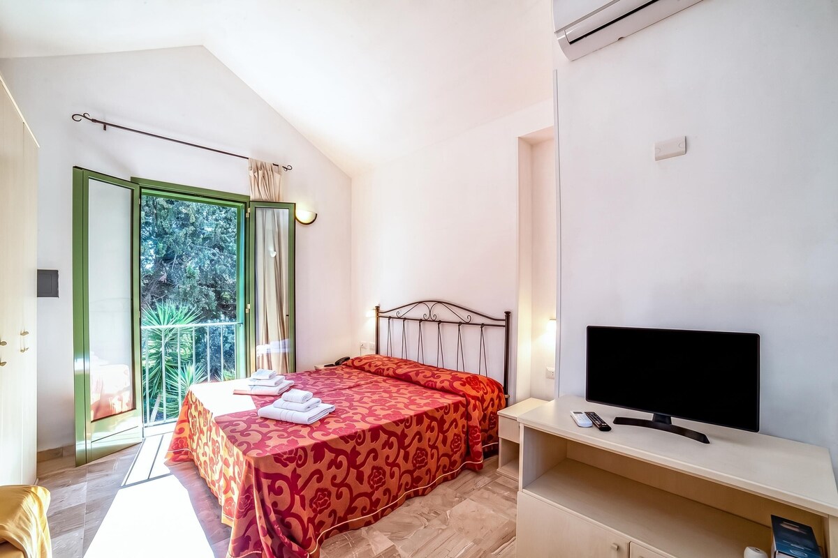 Family Studio, Air conditioning (Borgo Primizia M11 Pool And Sea) | 1 bedroom, WiFi