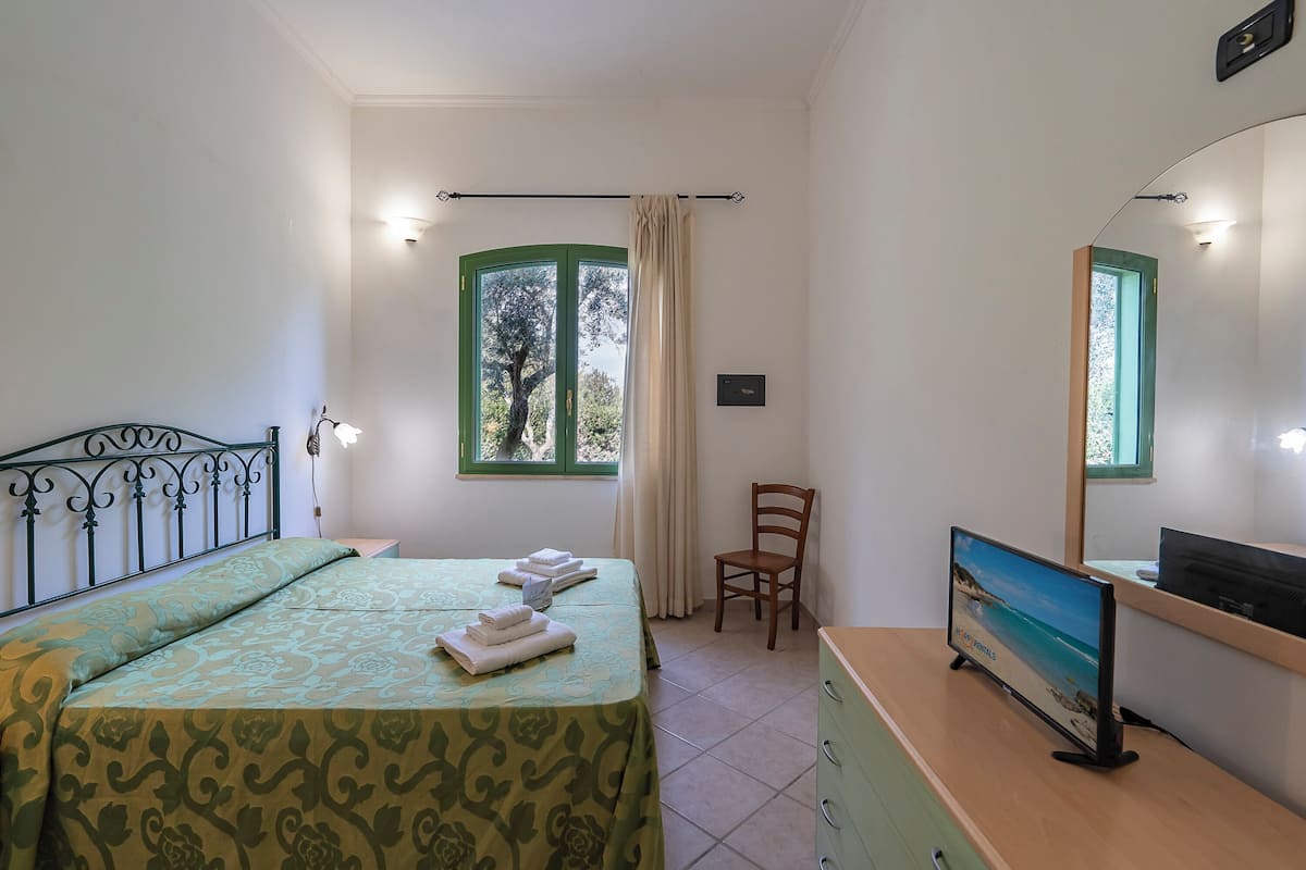 1 bedroom, free WiFi, bed sheets