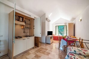 Familienstudio (Family Village M12 Pool And Sea) | Eigene Kochnische