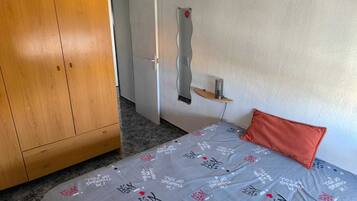 2 bedrooms, iron/ironing board