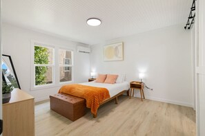 4 dormitoris, escriptori, planxa i posts de planxar i wifi gratuïta 