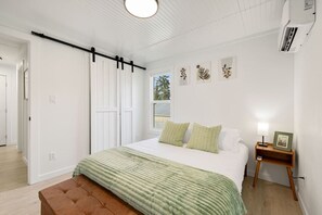 4 Schlafzimmer, Schreibtisch, Bügeleisen/Bügelbrett, kostenloses WLAN