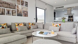 TV - SUNSET CLIFFS dream apartment (Benidorm)