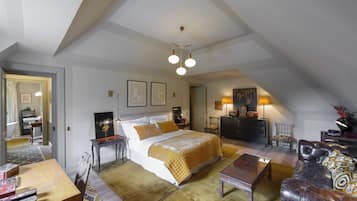 6 bedrooms, iron/ironing board, WiFi, bed sheets