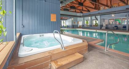 Chalet w/ 2nd Floor | Pool, Hot Tub