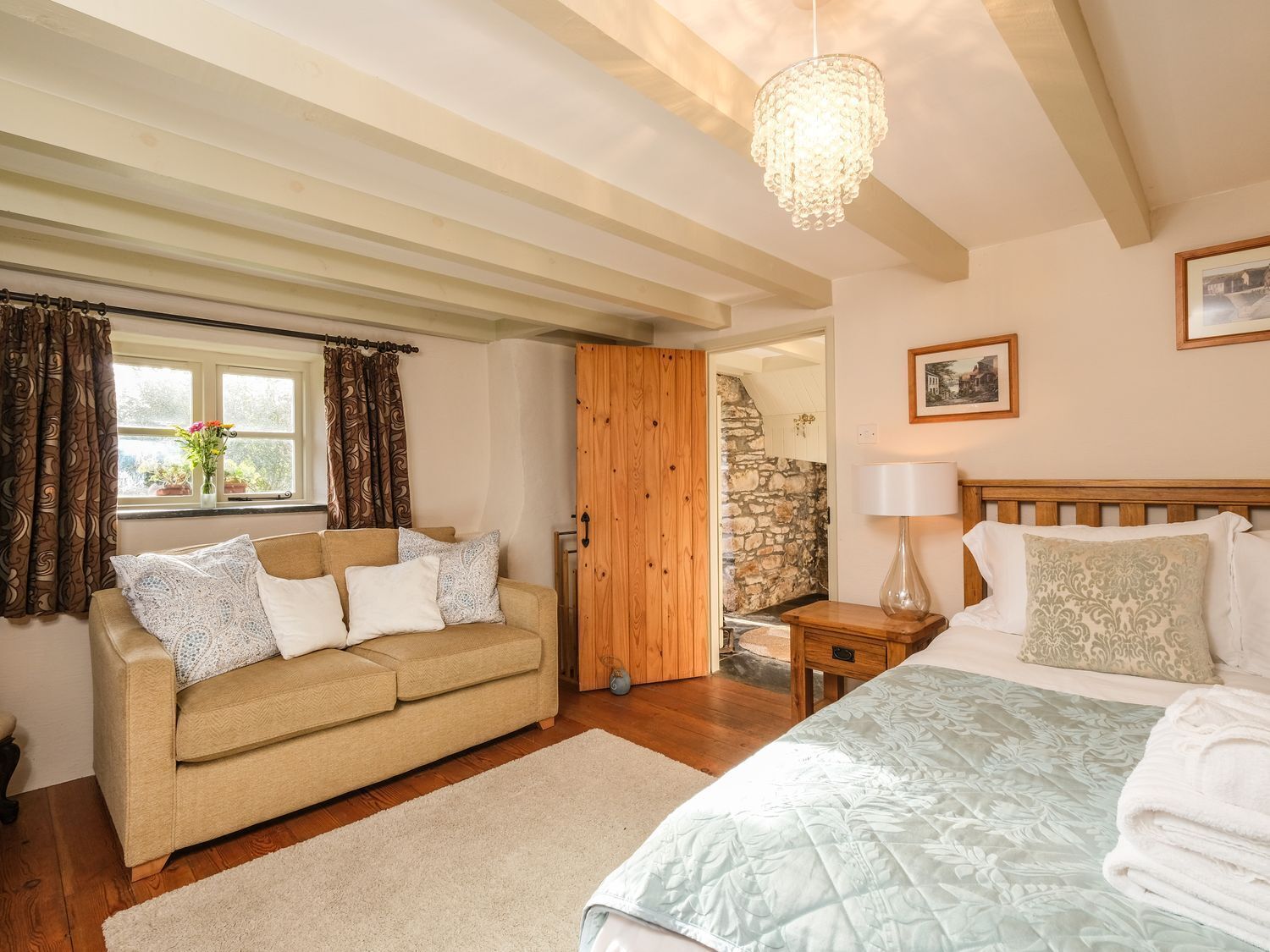 1 chambre, décoration personnalisée, ameublement personnalisé