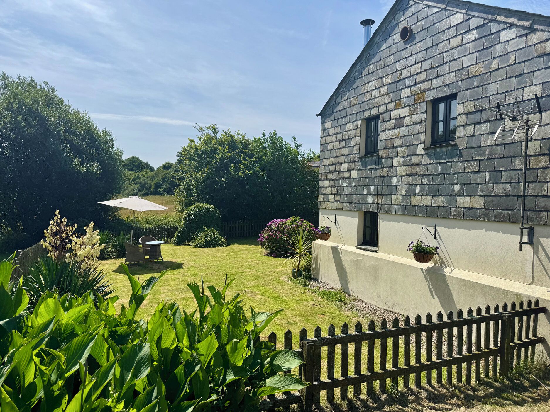Cottage | Property grounds