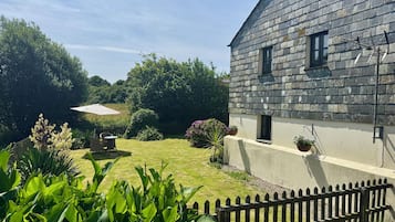 Cottage | Property grounds