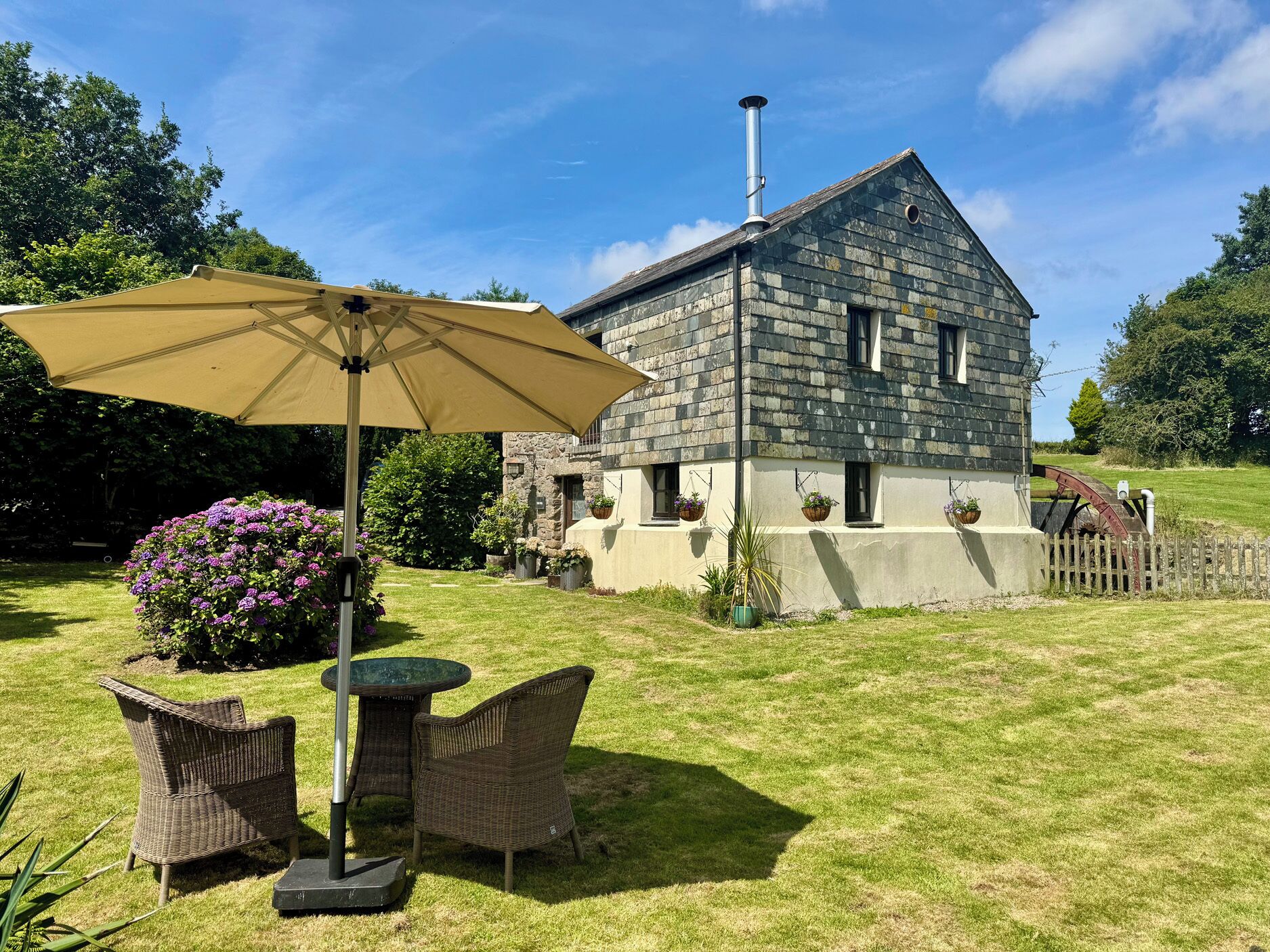 Cottage | Outdoor dining