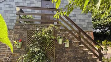 Cottage | Property grounds