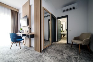 In-room safe, blackout drapes, iron/ironing board, free WiFi