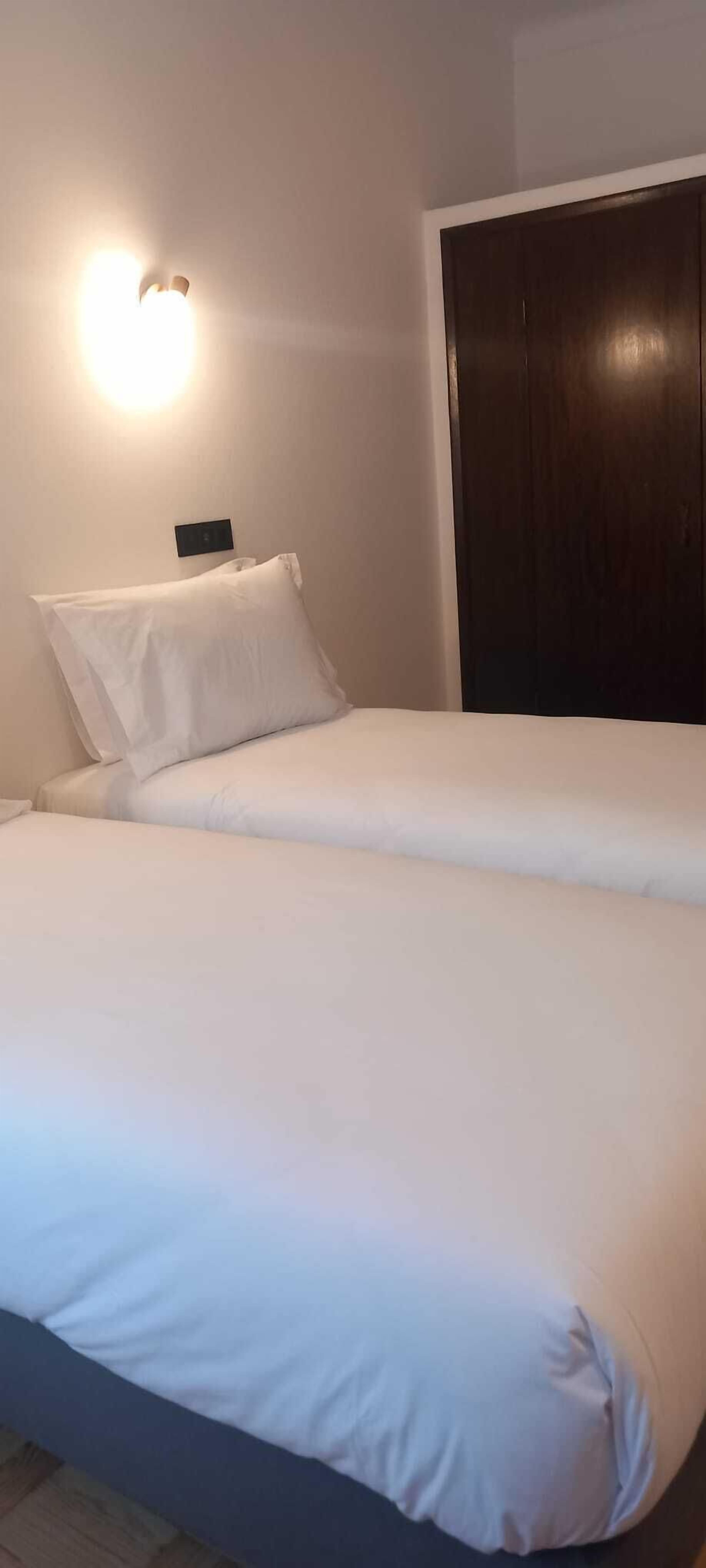 In-room safe, desk, free WiFi