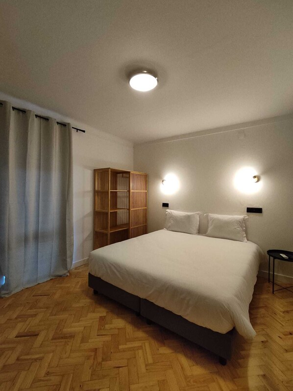 Schreibtisch, schallisolierte Zimmer, kostenloses WLAN