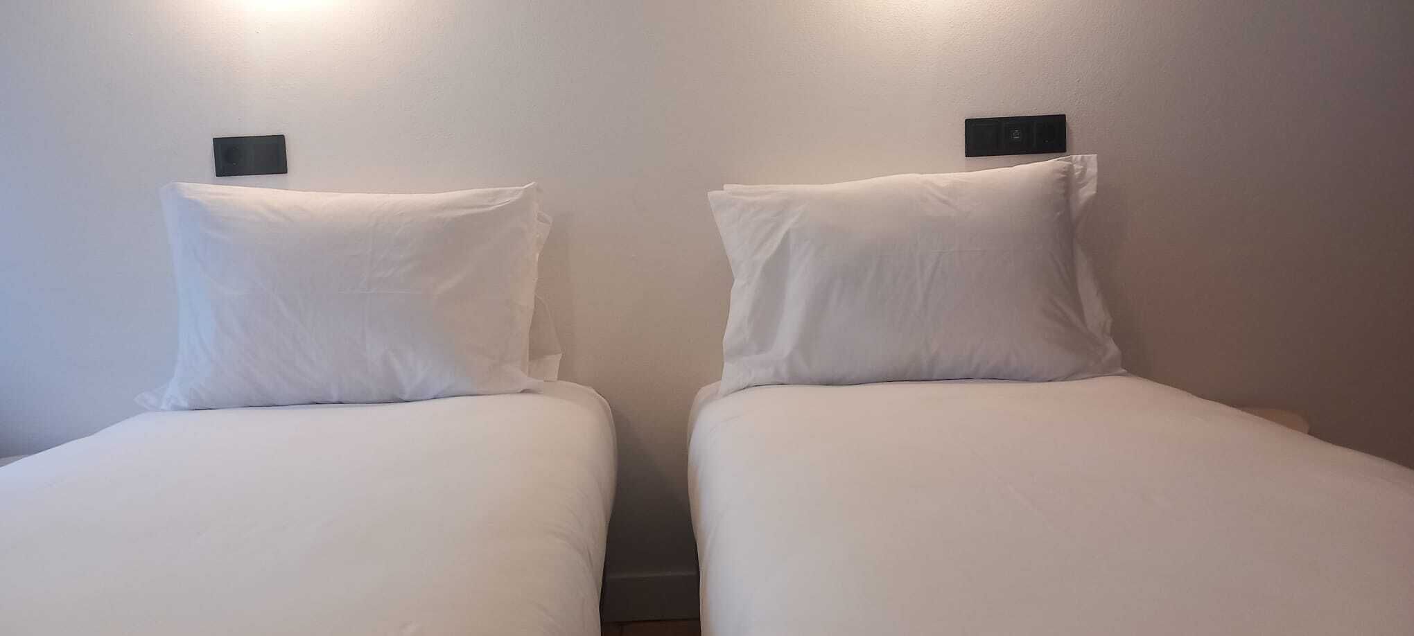 Escritorio, insonorización y wifi gratis 