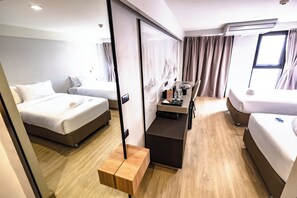Literie hypoallergénique, bureau, Wi-Fi gratuit, draps fournis