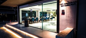 Near Don Mueang Hotel