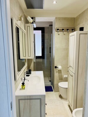 Hair dryer, bidet, towels, soap - Your Stay at Villa Calipso - The Perfect Family Escape by the Sea (Taranto)