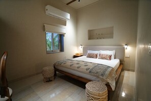5 chambres, fer et planche à repasser, Wi-Fi, draps fournis