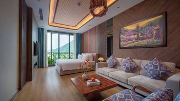 Deluxe Studio Suite | Premium bedding, in-room safe, bed sheets