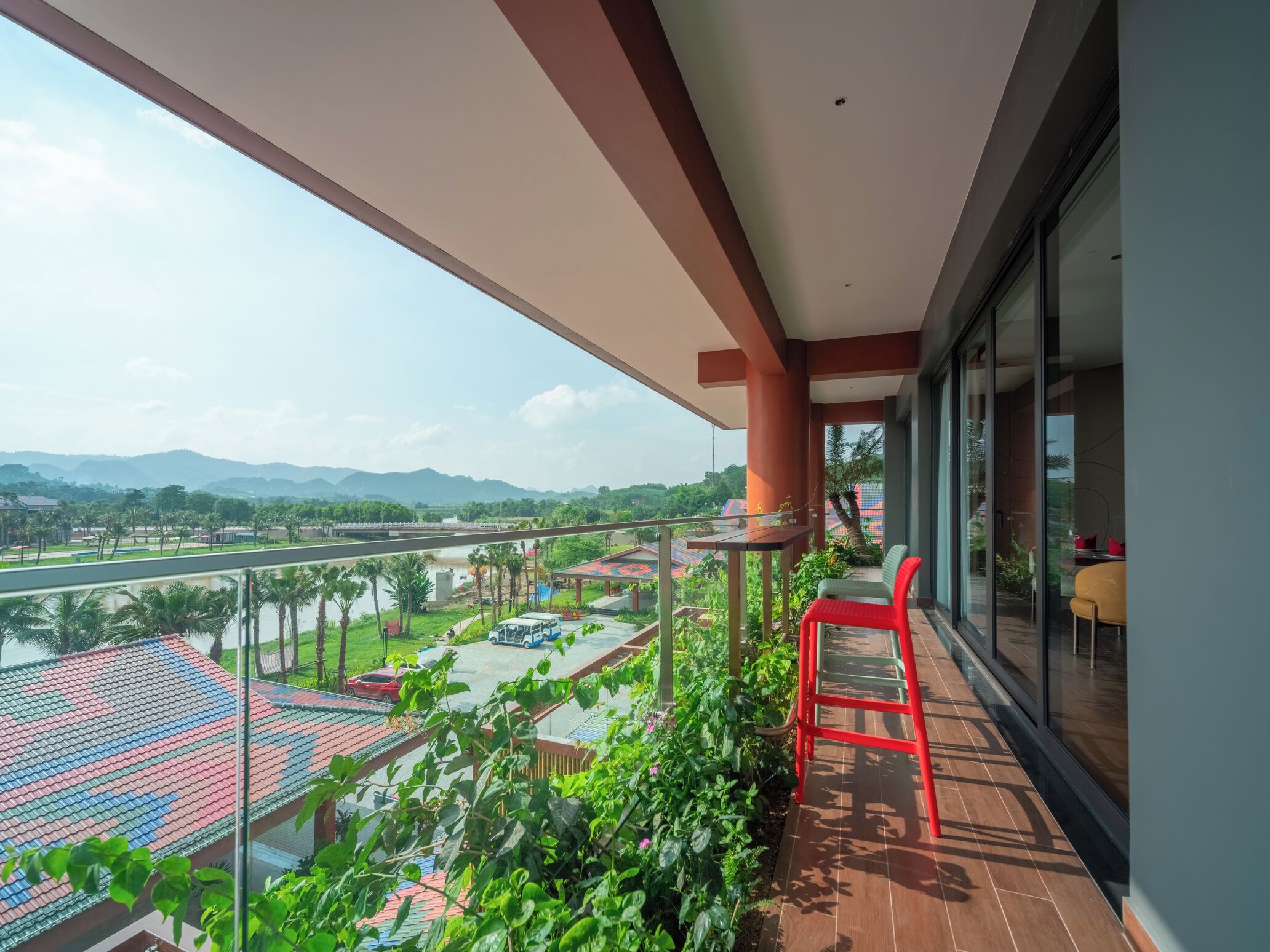 المنشأة من الخارج