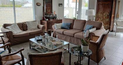 Villa 4 Chambres au Calme avec Piscine et proximité centre et plages