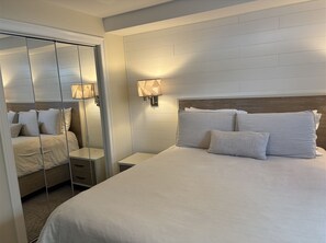 1 chambre, fer et planche à repasser, accès Internet