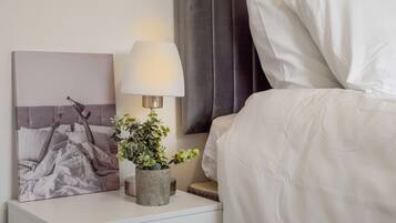 2 slaapkamers, een bureau, een strijkplank/strijkijzer, gratis wifi