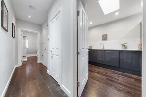 Interior - RW6 Charming 1-bedroom apartment in fabulous London with WiFi (London)