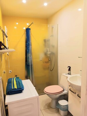 Studio, 1 Bedroom, Balcony, Garden View | Bathroom - Good Price Location, Self Check-in Tidy & Cozy Flat (Vilnius)
