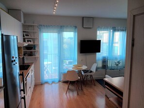 Stúdió, 1 hálószobával, erkély, kilátással a kertre | Szobai szolgáltatás