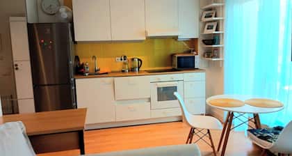 Good Price Location, Self Check-in Tidy & Cozy Flat