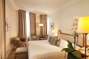 In-room safe, desk, laptop workspace, blackout drapes