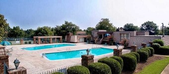 Gated Complex, King, Gym, Third Floor