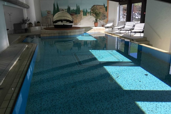 Innenpool, beheizter Pool