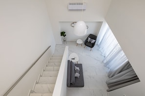 Smart TV, Netflix, streaming services - Theo Luxury Villas With Sea View (Chania)