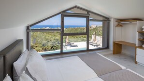 Villa, 5 soverom, sjøutsikt | 5 soverom, safe på rommet, blendingsgardiner og lydisolert