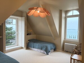 5 Schlafzimmer, Schreibtisch, Bügeleisen/Bügelbrett, kostenloses WLAN