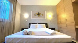 4 chambres, fer et planche à repasser, Wi-Fi, draps fournis