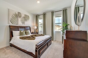 House (6 Bedrooms) | Interior