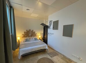 3 slaapkamers, een strijkplank/strijkijzer, reisbedje, gratis wifi