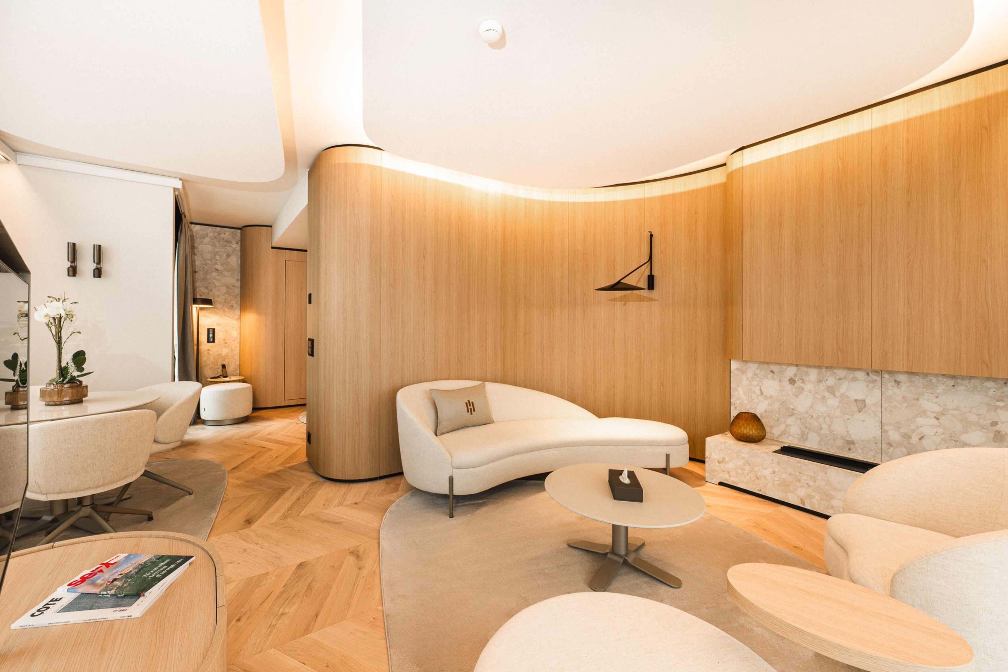 Suite Luxe, balcon | Coin séjour