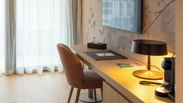 Superior Double Room, Balcony | 1 bedroom, in-room safe, desk, blackout drapes